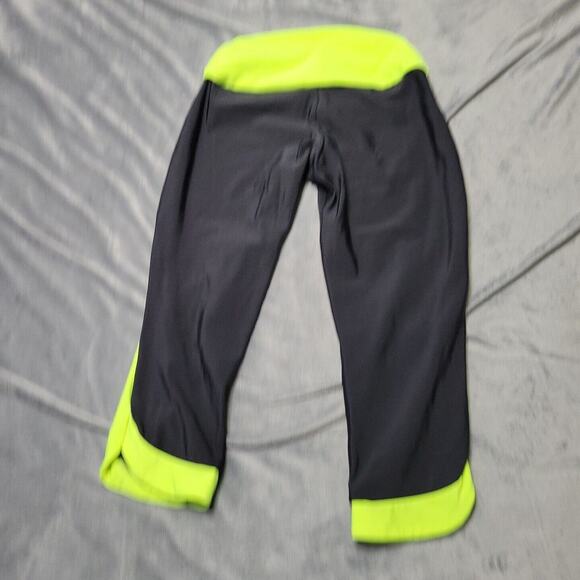 Under Armour Legging Women Small Black Running Leisurewear Pull On Compress Pant - Picture 9 of 10